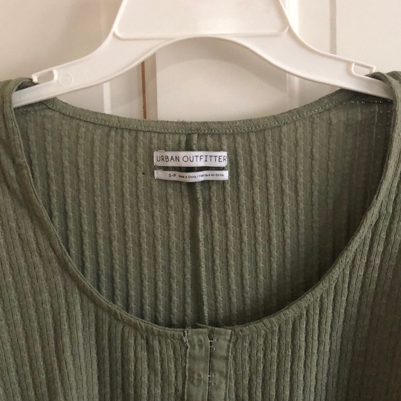 Urban Outfitters Crop Shirt - Picture 2 of 3